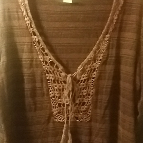 Gimmicks brand long sleeved T - Picture 2 of 3